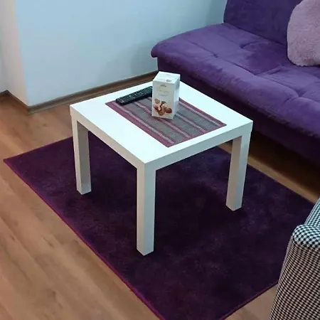 Lovely Square Apartment Purple Velvet Szkopje Kültér fotó