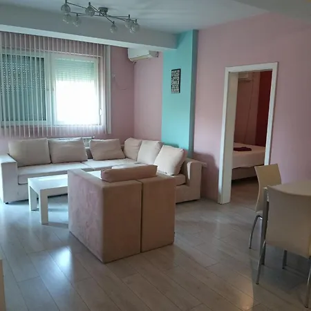 Lovely Square Apartment Purple Velvet 43 Macedonia Stree Skopje Exterior photo