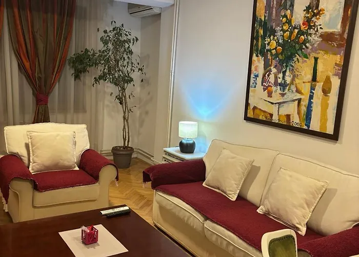 Lovely Square Apartment Purple Velvet