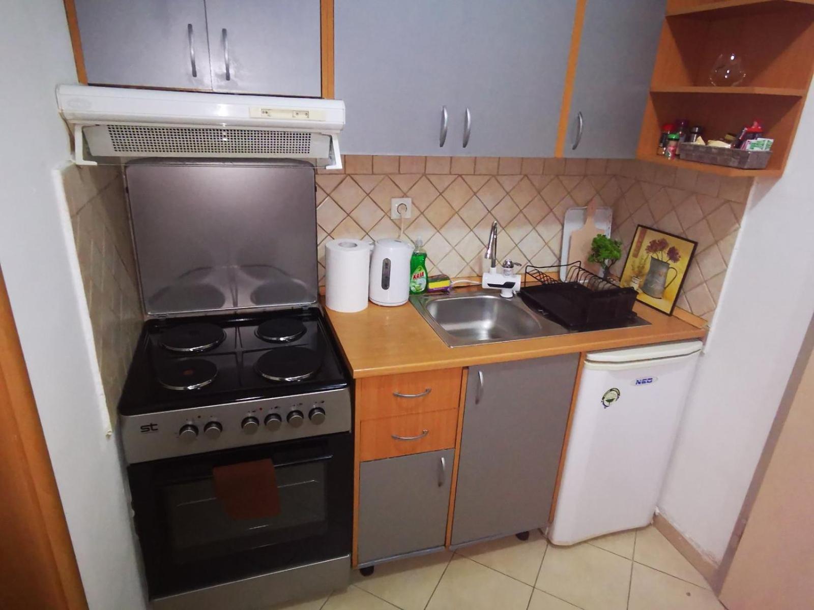 Lovely Square Purple Velvet Apartman