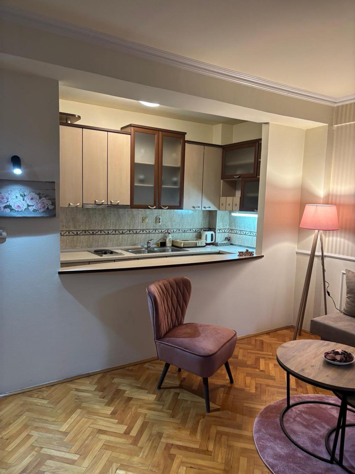 Apartman Lovely Square Purple Velvet *