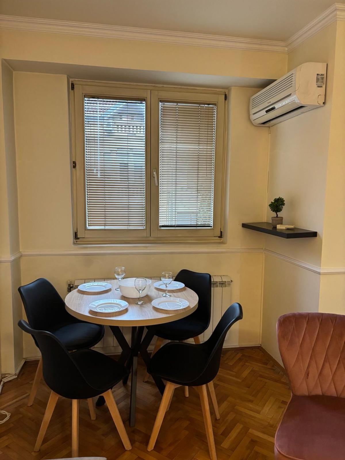 Apartman Lovely Square Purple Velvet *